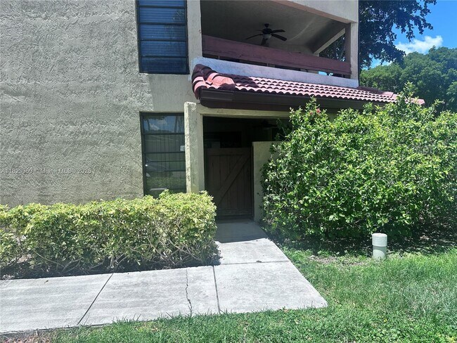 Building Photo - 8810 SW 123rd Ct