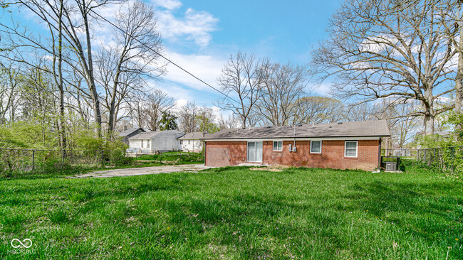 Building Photo - 3925 N Drexel Ave