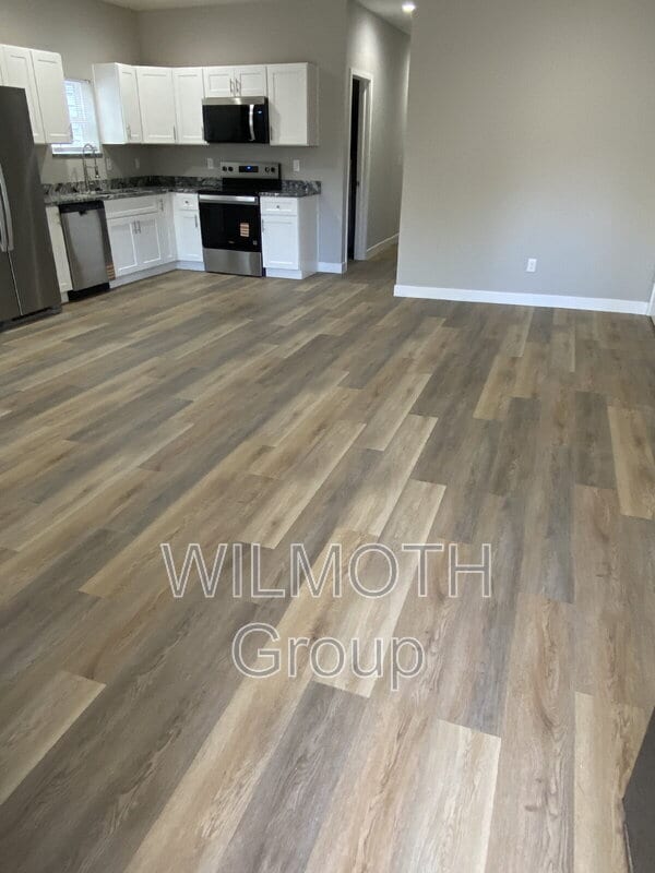 Building Photo - 931 N Beville Ave