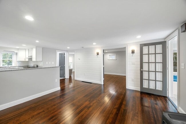 Building Photo - 543 Nantasket Ave