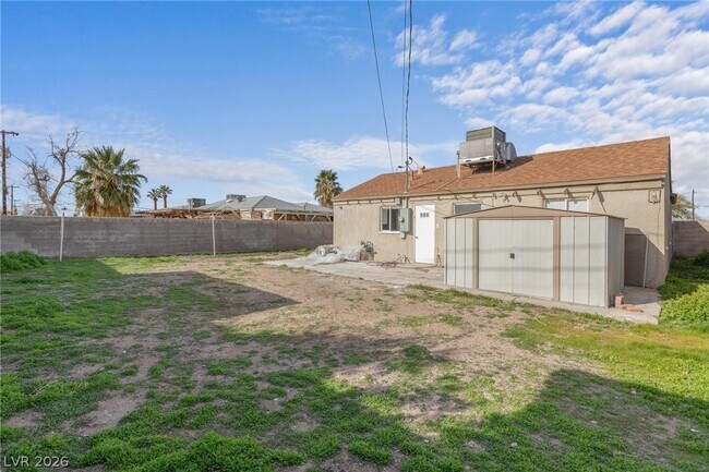 Building Photo - 139 Fir St