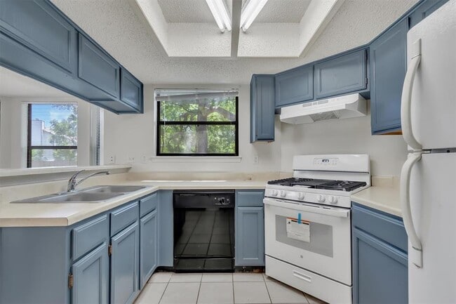 Building Photo - 7802 Topawa Cove