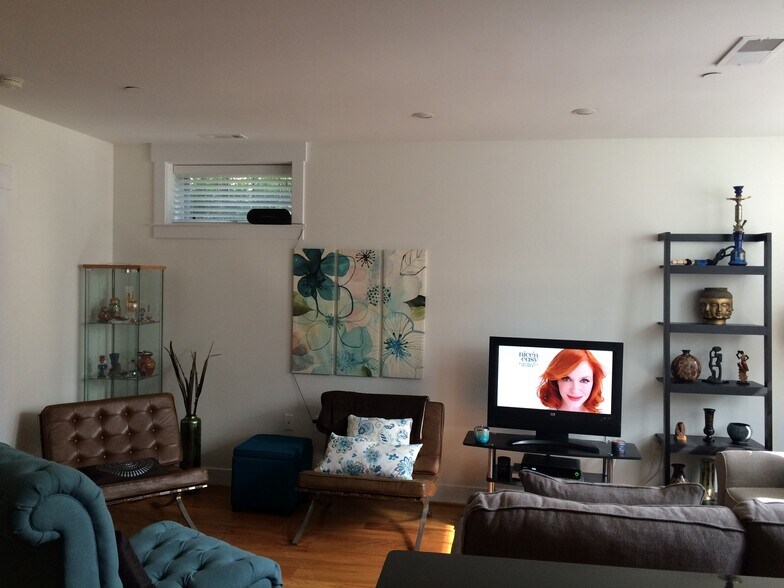 Building Photo - 2910 Georgia Ave NW