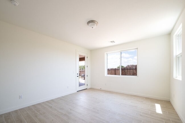 Building Photo - Stunning 3-Bedroom Home with Mountain Views in Tessera