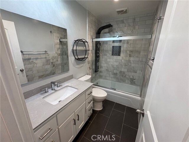 Building Photo - 5625 N Sumner Way