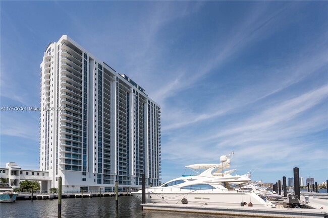 Building Photo - 17301 Biscayne Blvd