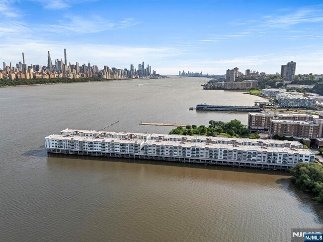 Building Photo - 108 The Promenade
