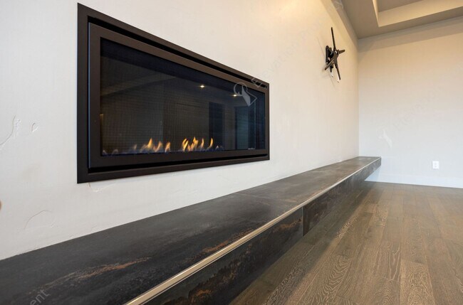 Building Photo - Exquisite Tetherow Living with Resort Memb...