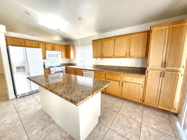 Building Photo - 137 Windy Creek Ave