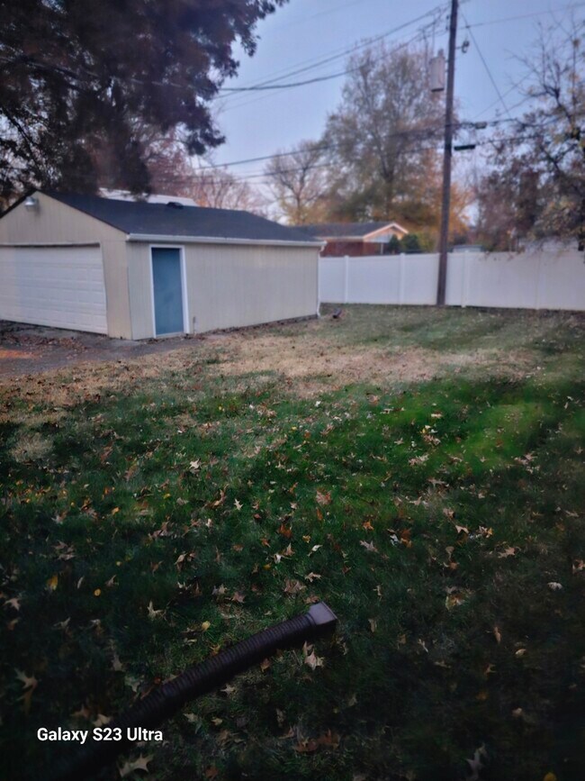 Building Photo - 3415 Emerald Dr