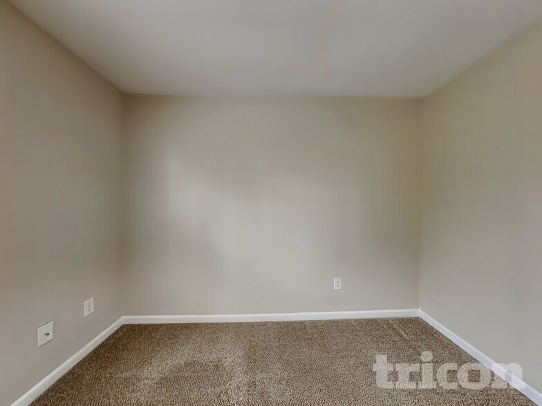 Building Photo - 931 Rook Rd