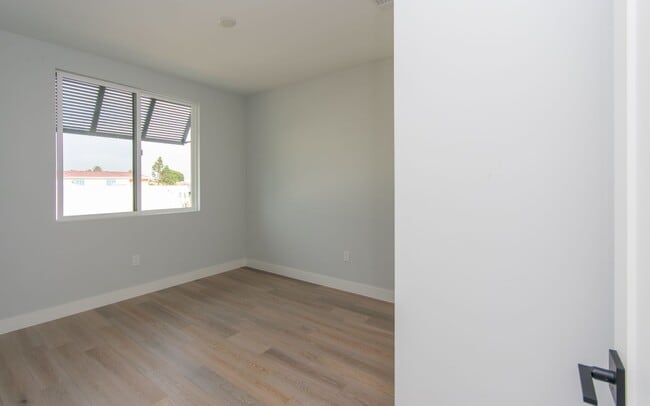 Building Photo - Want to live in the Carlsbad Village!