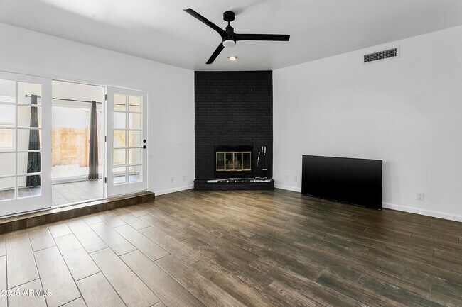 Building Photo - 1610 N Stapley Dr