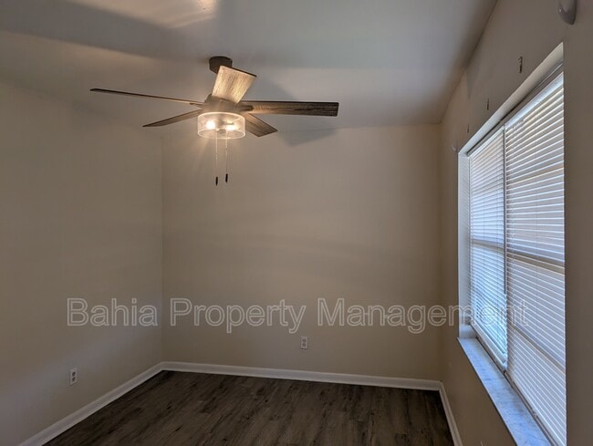 Building Photo - 8944 Temple Terrace Hwy