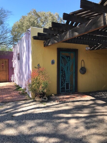 Entrance from carport - 114 S Calle El Centro