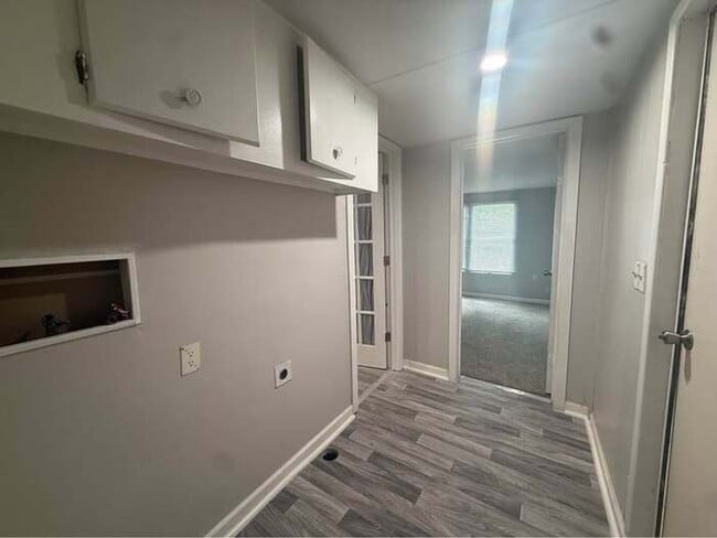 Building Photo - Home For Rent