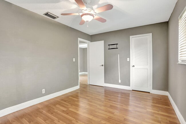 Building Photo - 9062 NW 20th Manor