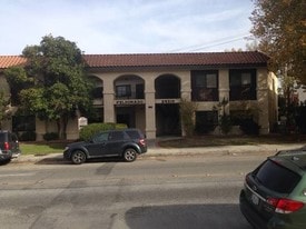 Building Photo - 24314 Newhall Ave