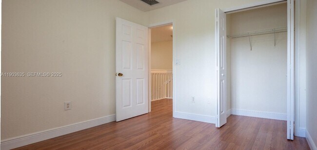 Building Photo - 2831 SE 15th Rd