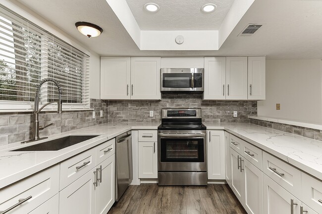 Building Photo - 30 Berryfrost Ln