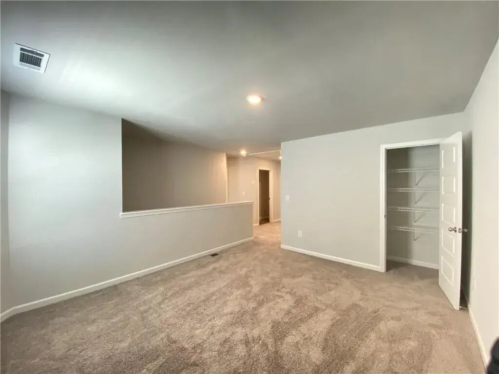 Building Photo - 384 Sterling Creek Way