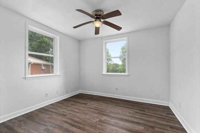 Building Photo - 706 Britton Springs Rd