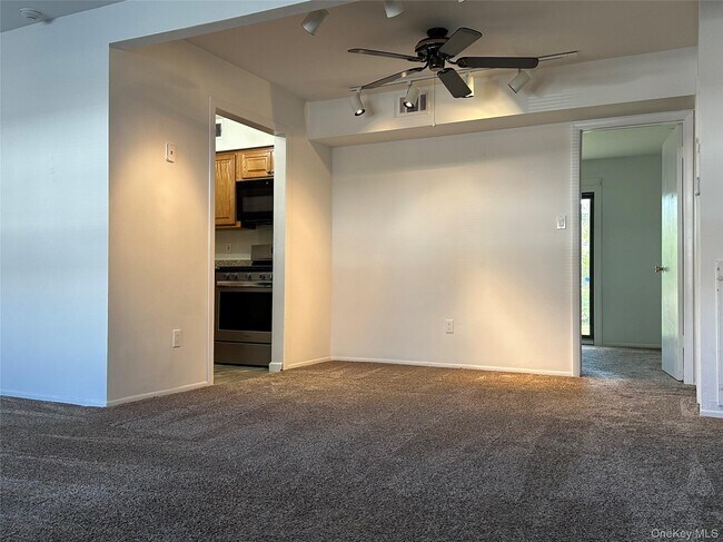 Building Photo - 88 Bailey Ct