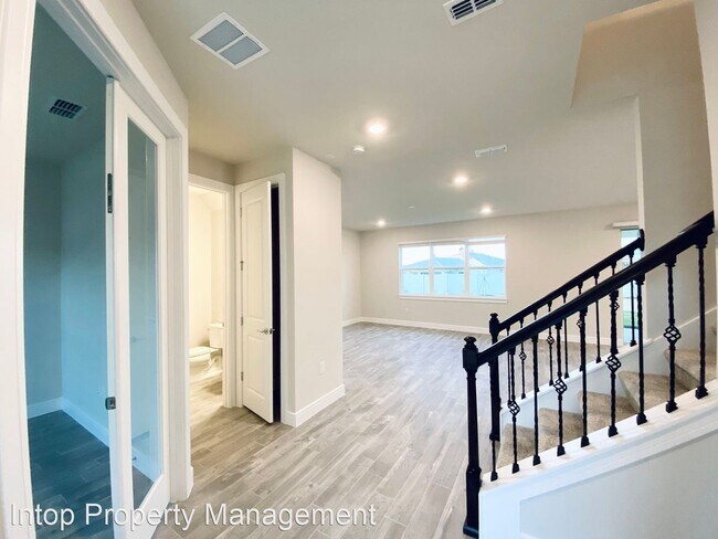 Building Photo - 4 br, 2.5 bath House - 4599 Gliding Wave St