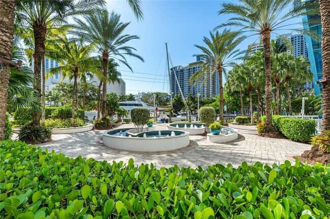 Building Photo - 333 Las Olas Way