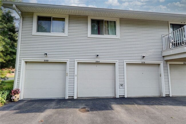 Building Photo - 584 Eastbrooke Ln