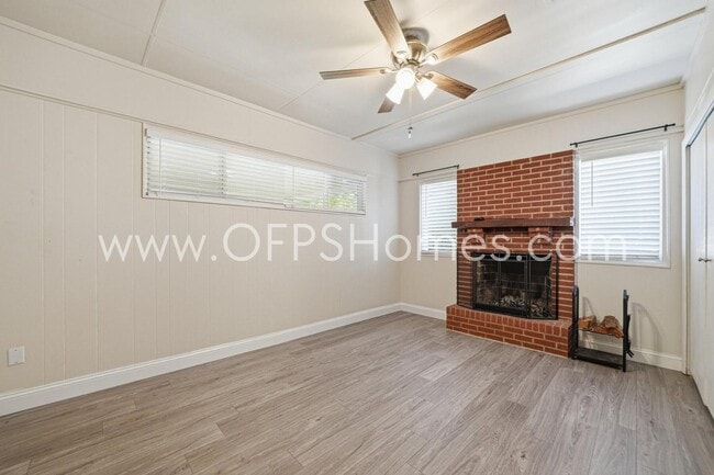 Building Photo - 127 Judith Dr