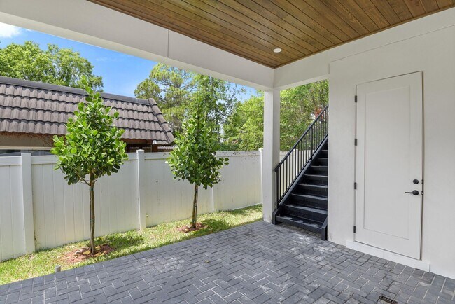 Building Photo - 3222 Holliday Ave