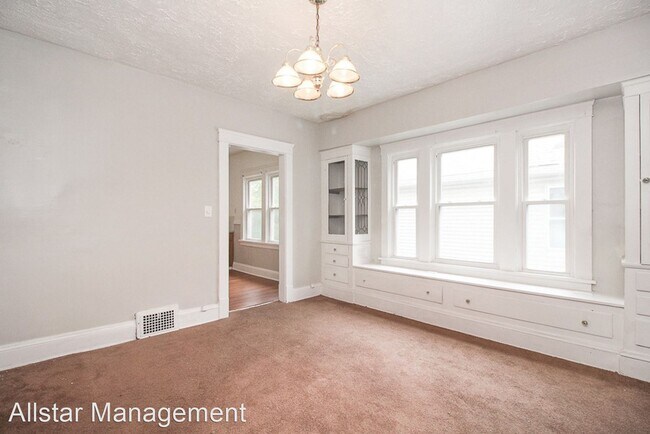 Building Photo - 2 br, 1 bath House - 11808 Parkhill Avenue Up