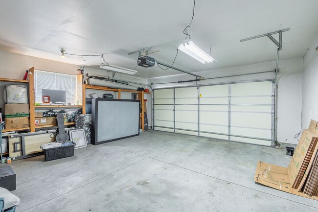 Building Photo - Newly Renovated 3 bed 2 bath home in the heart of MERIDIAN