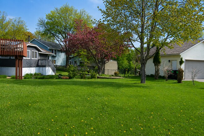 Building Photo - Bright 4BR on Corner Lot in SW Rochester