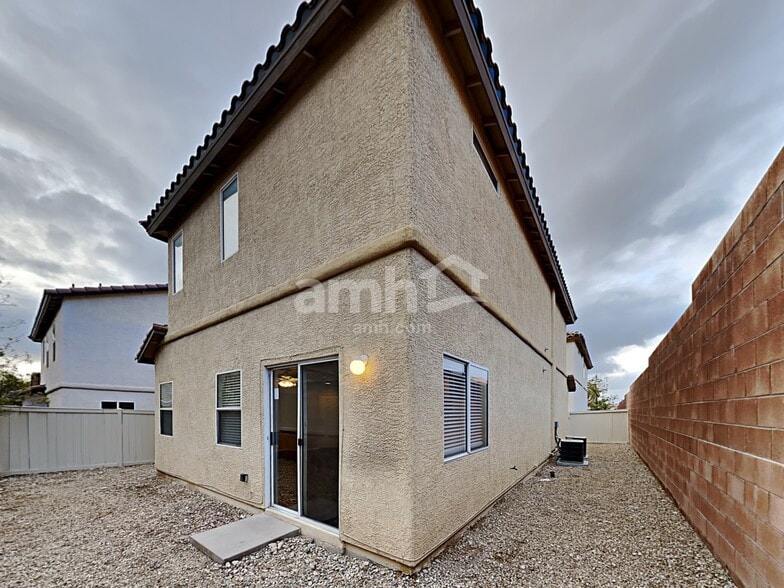 Building Photo - 3909 Bayamon St