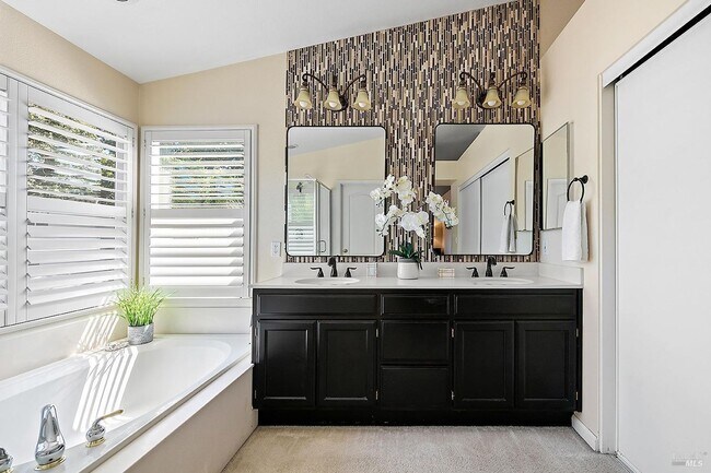 Building Photo - Two Level Home in Windsor with 4 Bedroom and 3 full Bath