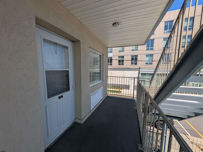Building Photo - 3801 Boardwalk