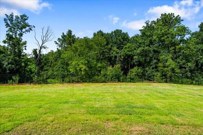 Building Photo - 1288 Maple Br Cir