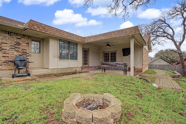 Building Photo - 3200 Hickory Ct