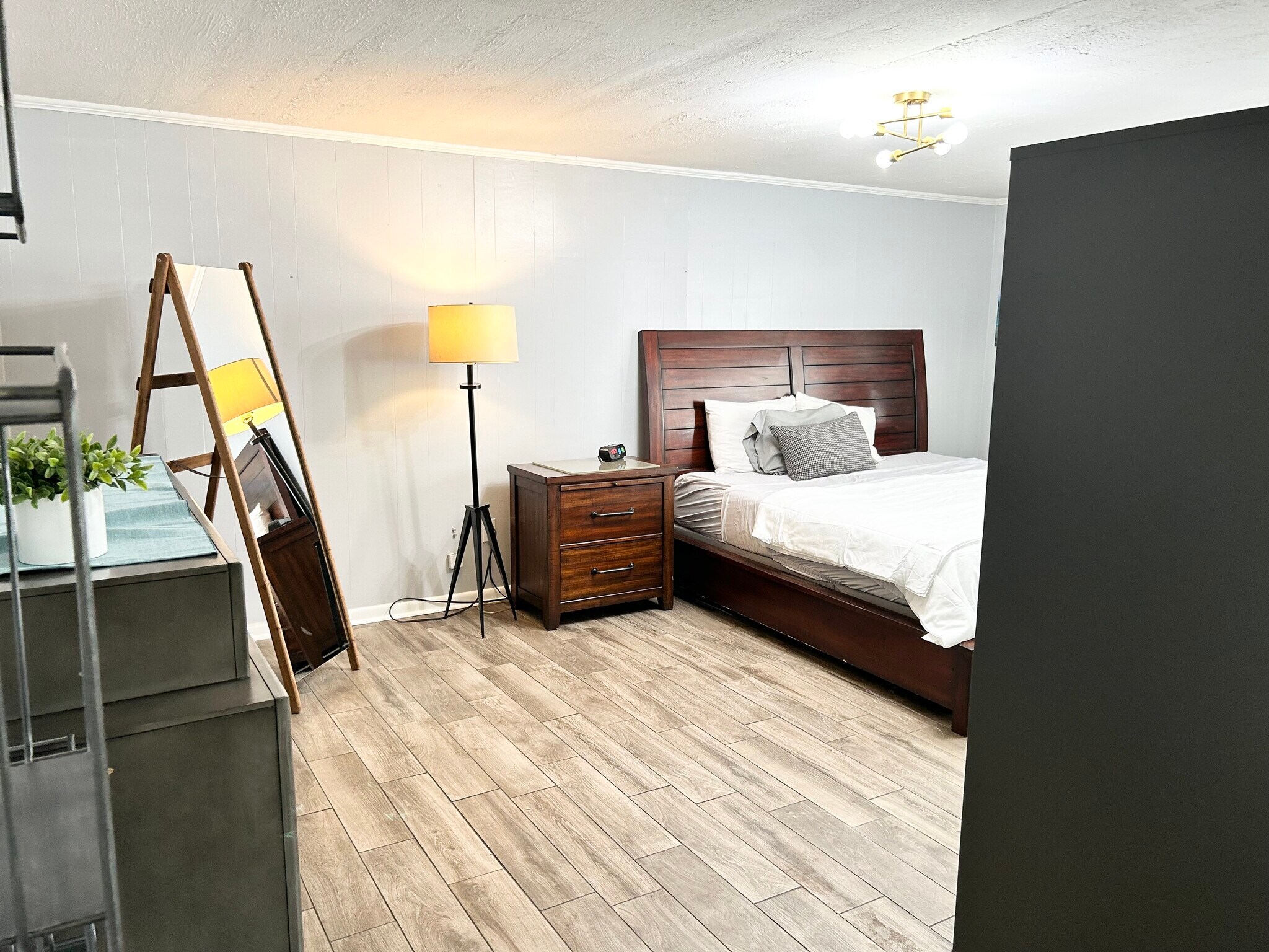 Building Photo - 2320 Vista Ave