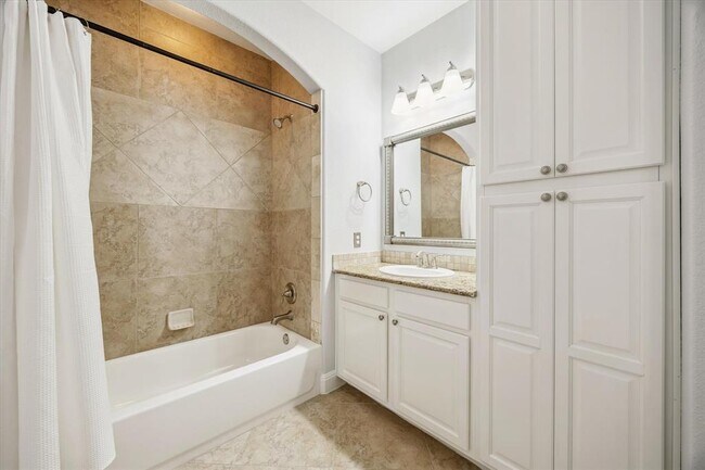 Building Photo - 17813 Kingfisher Ridge Dr