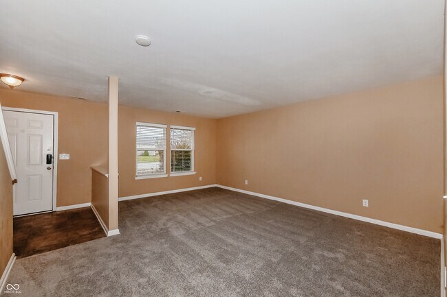 Building Photo - 8144 Wood Hollow Ln