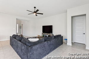 Building Photo - 462 Vamanos