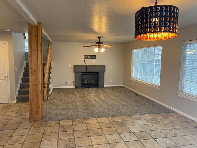 Building Photo - Nice home in great location