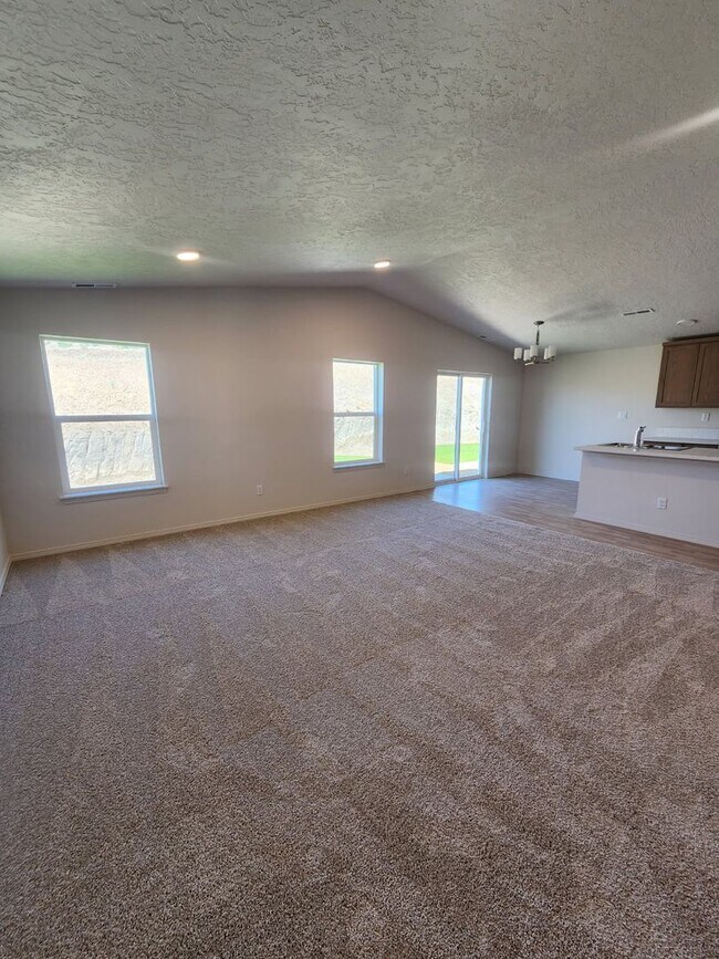 Building Photo - New Construction 3 Bedroom Townhome-Style Duplex – Modern Living in Madras