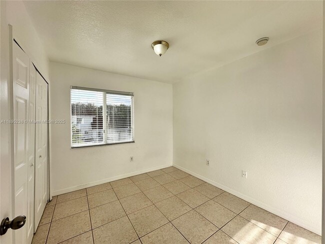 Building Photo - 3002 San Remo Cir