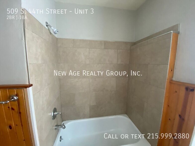 Building Photo - 509 S 44th St