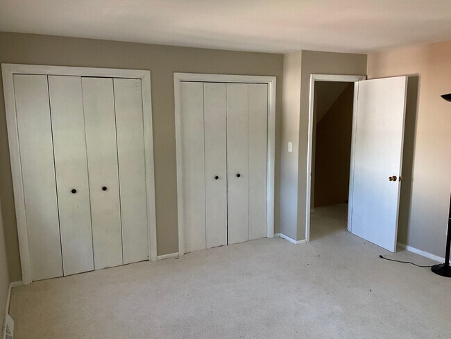 Building Photo - 4-Bedroom Home with 2 Full + 2 Half Baths ...