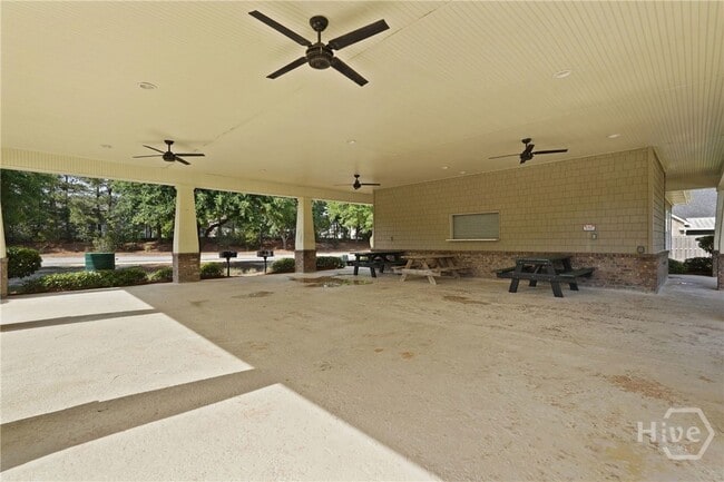 Building Photo - 606 Trellis Square